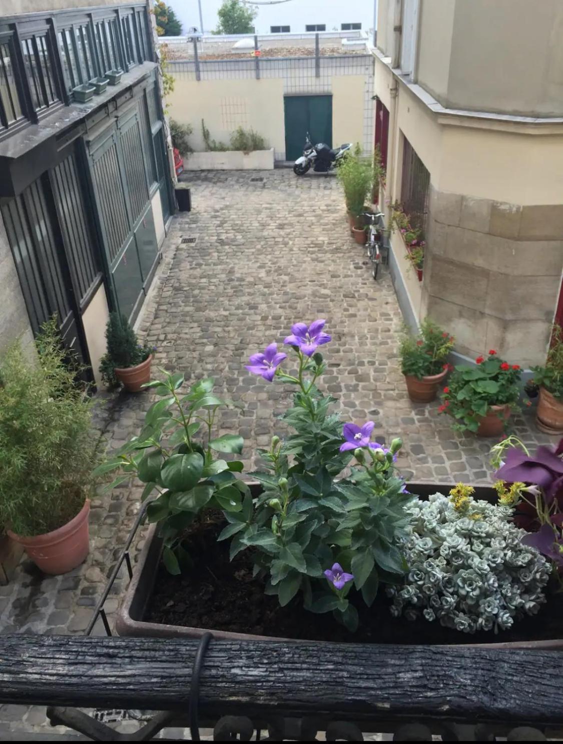 Appartamento Charming And Quiet Flat 30M2 Parigi Esterno foto